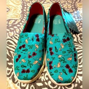 NWT Flamingo Toms Shoes